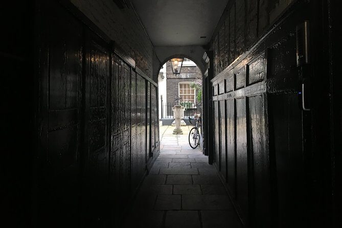 Private Guided and Chauffeured Tour of London - Practical Considerations