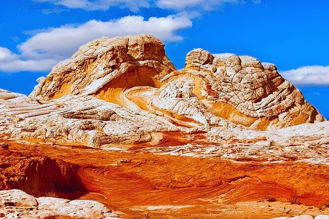 Private Guided Hike through White Pocket Off Road Activity - Experience the Unique Beauty of White Pocket with a Private Guided Hike