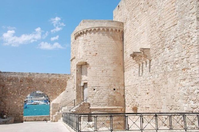 Private guided tour in Monopoli: walking through the old town - FAQs