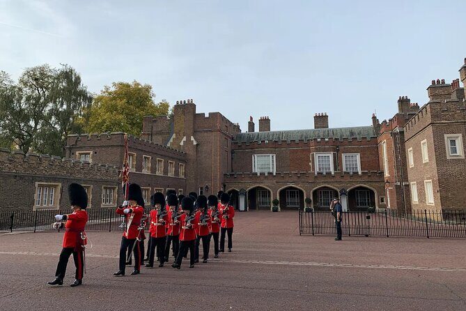 Private Guided Tour of London Landmarks - English or Italian - A Deep Dive into London’s Landmarks with Personal Touches