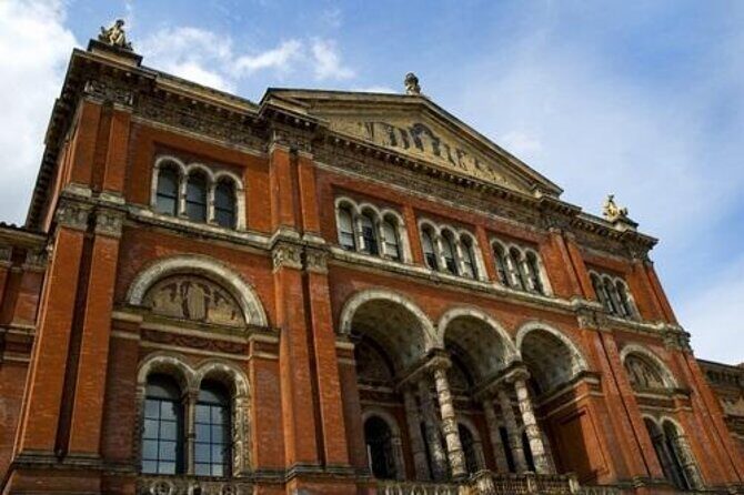Private Guided Tour of The Victoria and Albert Museum - 3 Hour - An Impressive Introduction to the Victoria and Albert Museum
