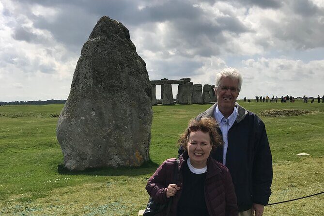 Private Guided Tour of Windsor, Stonehenge and Bath - Lunch and Leisure at a British Pub
