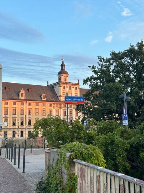 Private guided tour of Wroclaw (FREE photos after the tour) - Exploring Wroclaw in Depth: A Private Guided Tour for Authentic City Experiences