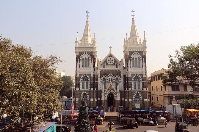 Private Guided Walking Tour in Bandra Queen of Suburbs - Key Points