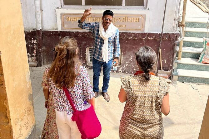 Private Guided Walking Tour in Varanasi - Key Points