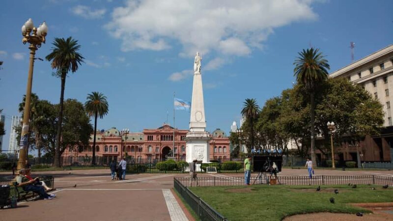 Private Guided Walking Tour Plaza de Mayo & Historical Area - Key Points