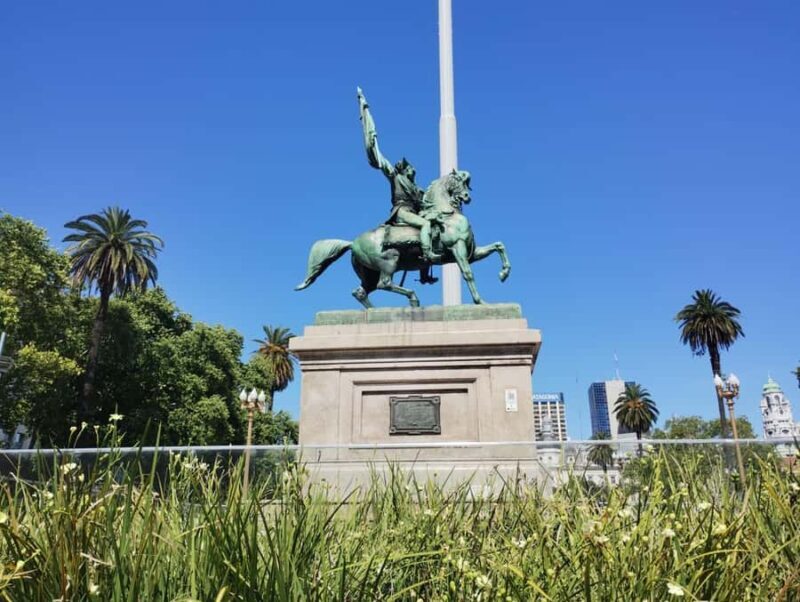 Private Guided Walking Tour Plaza de Mayo & Historical Area - Who Should Consider This Tour?