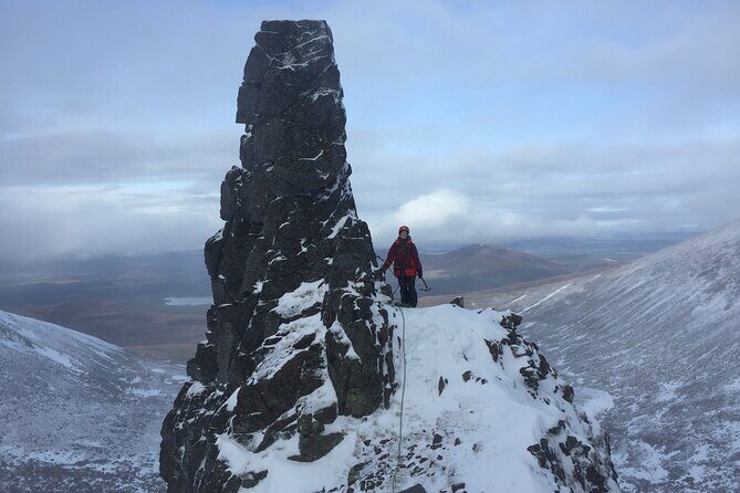 Private Guided Winter Mountaineering Experience in the Cairngorms - The Experience from a Traveler’s Perspective