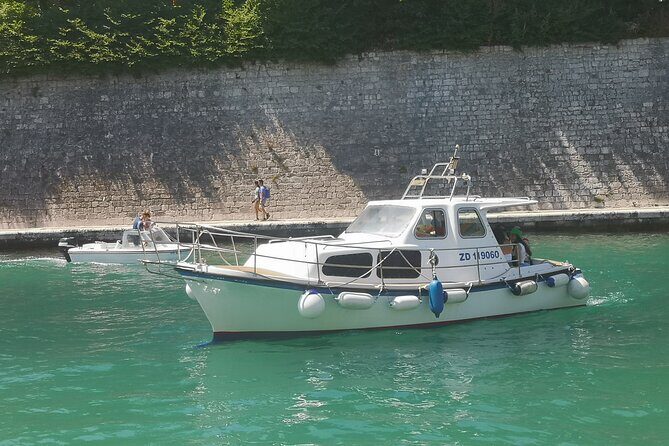 Private Half-Day Boat Tour with Snorkeling and Drinks - Key Points