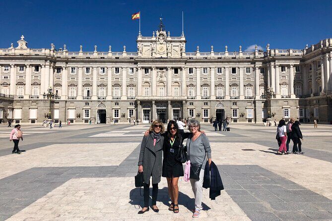 Private Half-Day Guided Tour of Madrid: 2H by private vehicle & 2H walking - FAQs