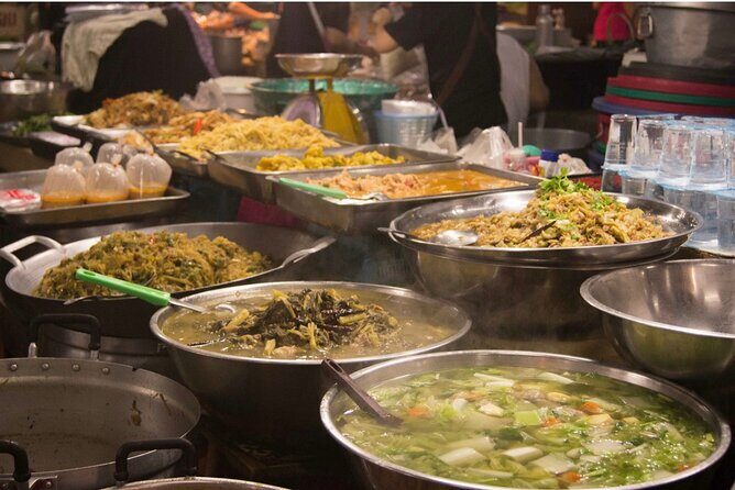 Private Half-Day Tour The Old Chiang Mai City With Street Foods - Summary of Pros and Cons