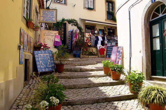 Private Half Day Tour To Sintra - FAQ