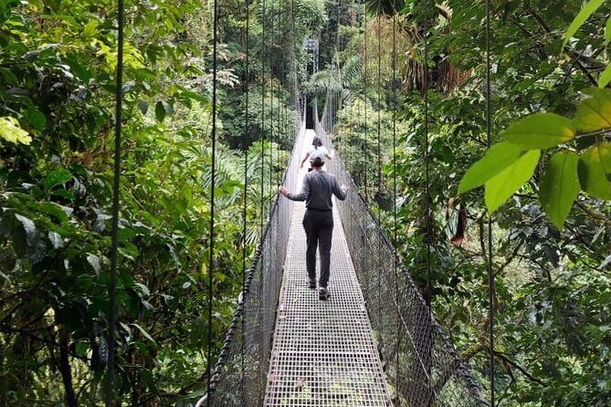 Private Hanging Bridges + Waterfall Tour + Costarrican Lunch - FAQ