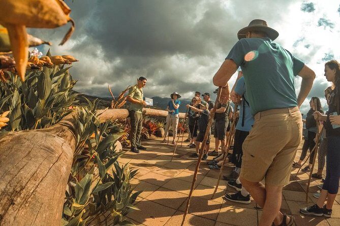 Private Hanging Bridges / Waterfall / Typical Lunch / Volcano-Lava Fields Combo - FAQ