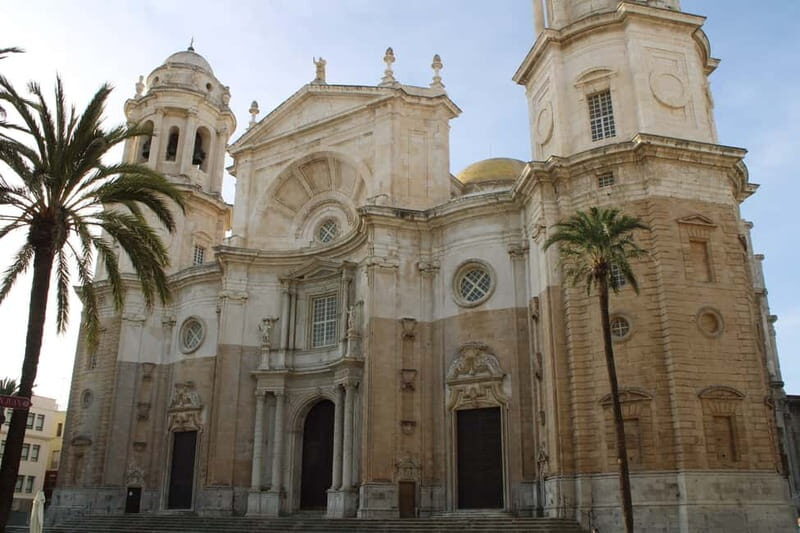 Private Healthy Food Experience and Walking Tour in Cadiz - Exploring Cádiz with a Local Guide
