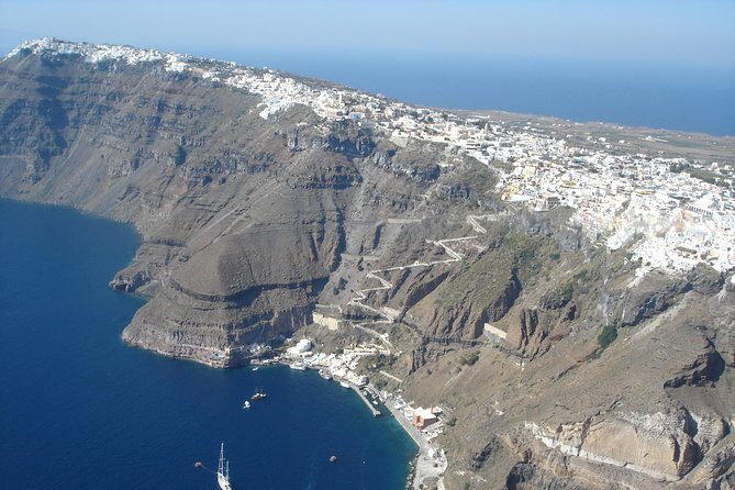 Private Helicopter Tour Santorini 20 minutes - up to 4 passengers - FAQs