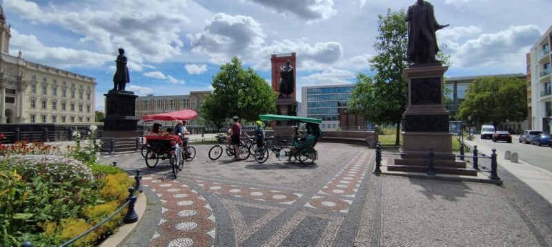 Private Highlights 1 Rickshaw +(E) bikes, E-rollers up to 6 - An In-Depth Look at the Berlin Highlights Tour