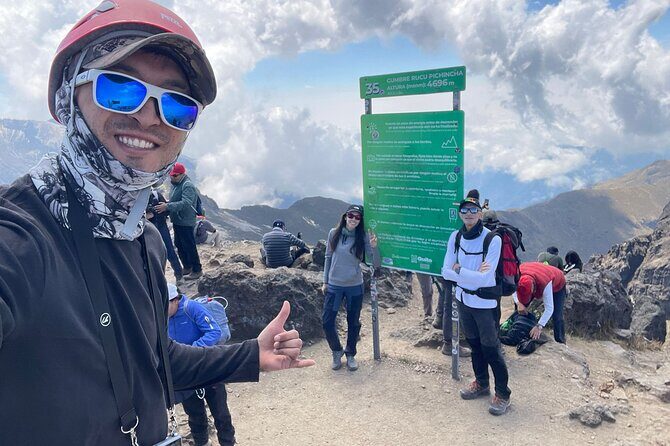 Private Hiking tour to Ruco Pichincha & Teleferico - Key Points