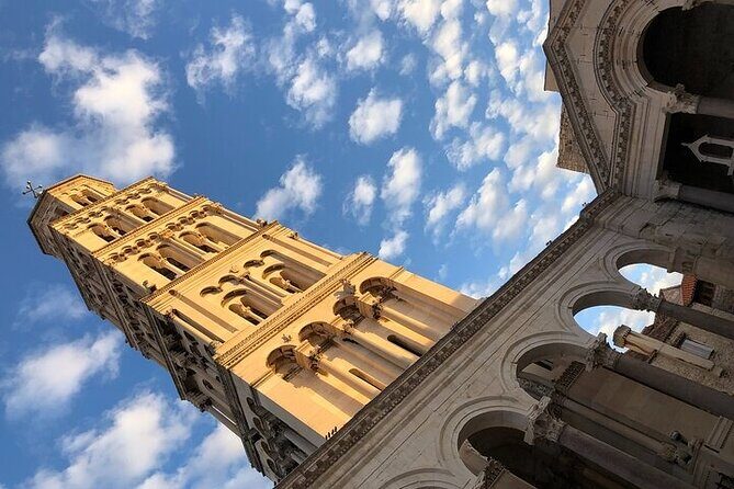 Private History Split Walking Tour in Spanish - FAQs