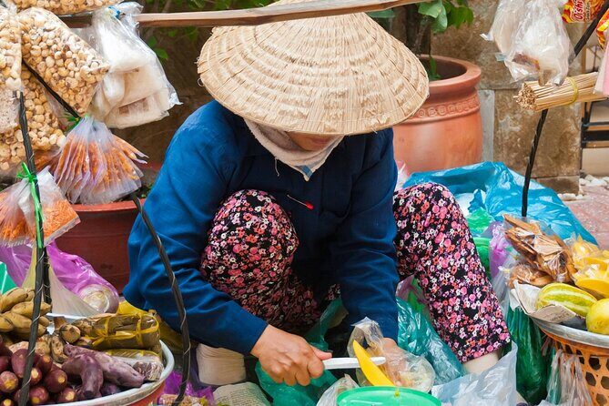 PRIVATE Hoi An Street Food Walking Tour on afternoon or Night - Key Points