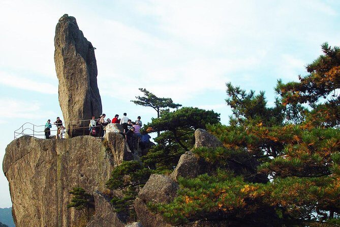 Private Huangshan 4-Day Tour to Visit Yellow Mountain and Hongcun Village - Who Should Consider This Tour?