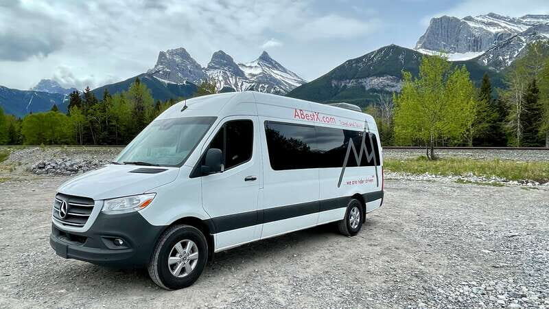 Private Icefields Parkway Tour w/ Lake Louise & Moraine Lake - Key Points