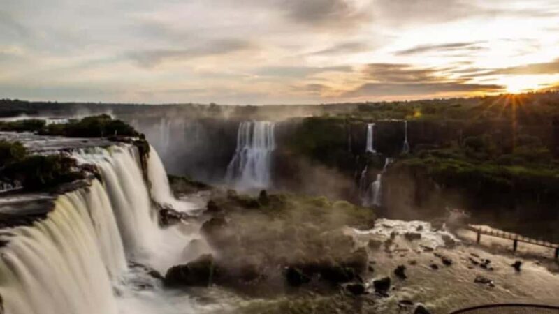 Private Iguaçu Falls: Explore Brazilian and Argentine Side - An In-Depth Look at the Iguazu Falls Private Tour