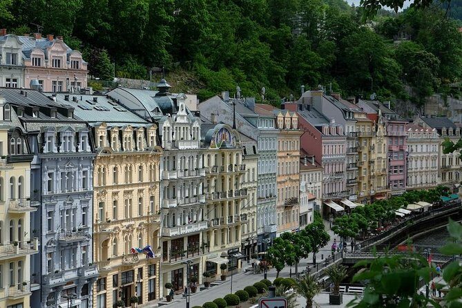 Private Karlovy Vary trip from Prague with glassworks All-Incl. - Who Is This Tour Best For?