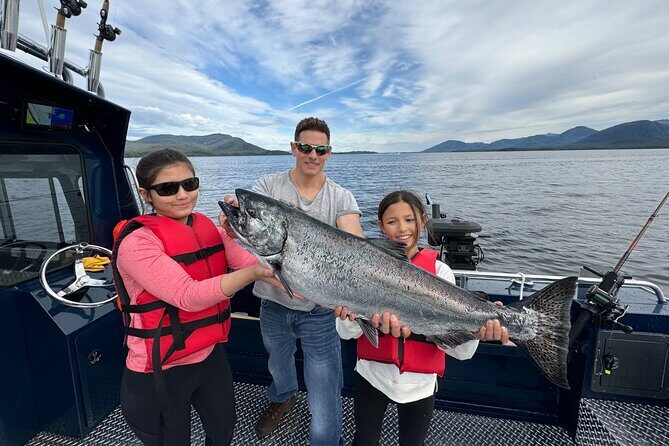 Private Ketchikan Fishing Combo & Whale Watching/ Wildlife 5 HR - Key Points