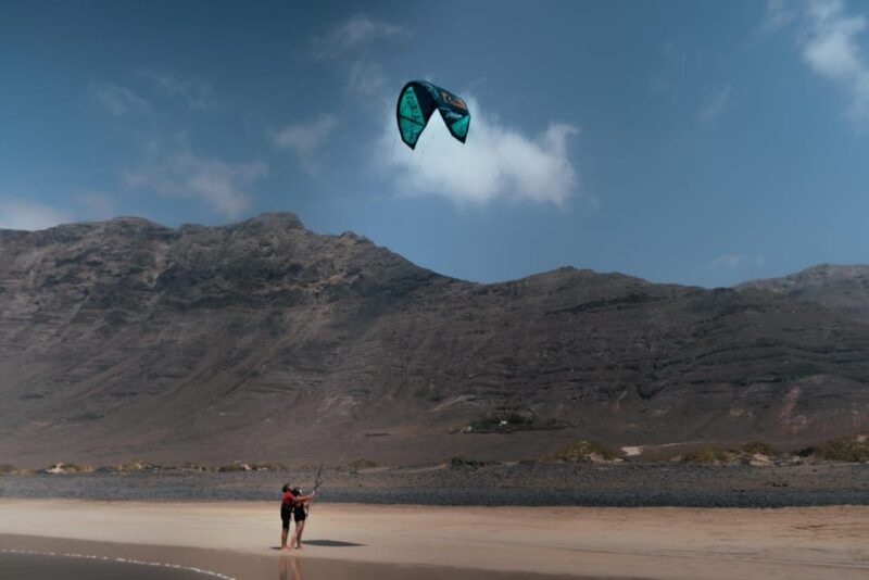 PRIVATE KITESURF LESSONS - The Equipment and Setup