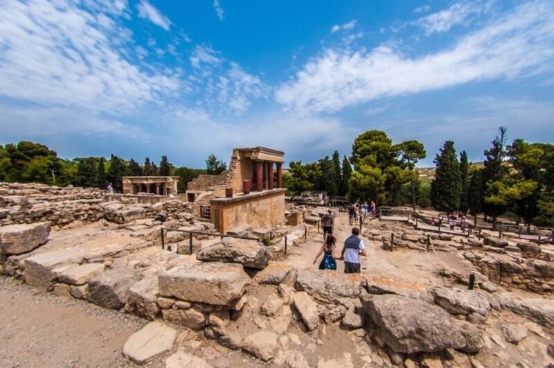 Private Knossos Skip The Line Tour inc. lunch & wine tasting - Final Return and Reflection