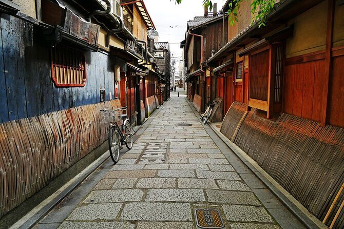 Private Kyoto Geisha Districts Walking Tour - A Deep Dive into the Kyoto Geisha Districts Walking Tour