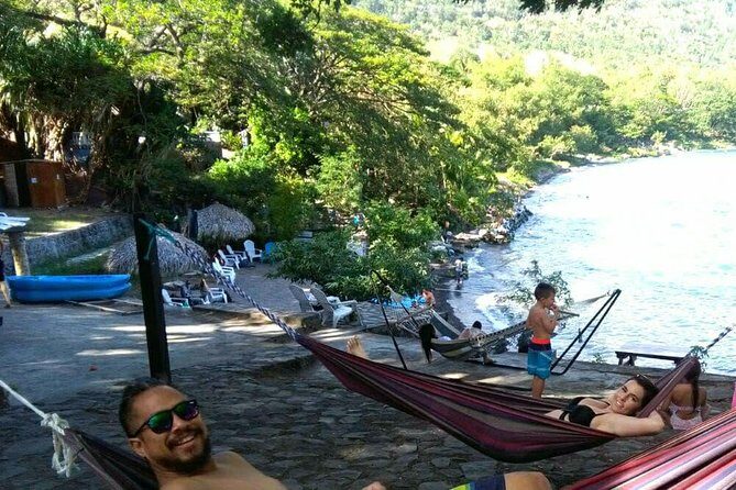 PRIVATE Laguna de apoyo day pass + masaya volcano - Key Points