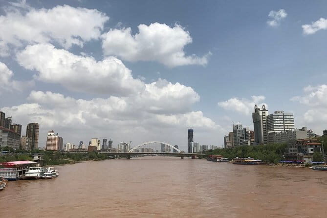 Private Lanzhou Day Tour: White Pagoda Hill, Zhongshan Bridge, Yellow River etc - Why This Tour Offers Good Value