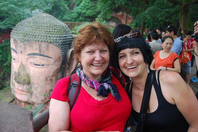 Private Leshan Giant Buddha and Local Food Tasting Trip - Discover the Majestic Leshan Giant Buddha with a Personal Touch