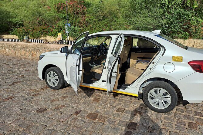 Private Lucknow Arrival Transfer - Airport to Lucknow Hotels drop - Why Travelers Love This Transfer