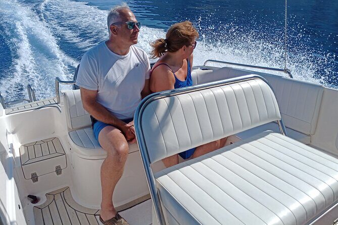 Private Luxury 6.5m 140hp Speedboat cruise Shipwreck & Blue Caves - Key Points