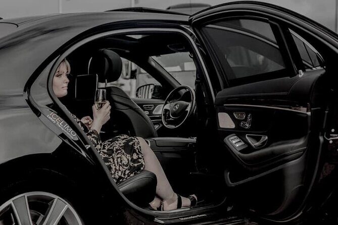 Private Luxury Airport transport Keflavik in Sedan - Private Luxury Airport Transport Keflavik in Sedan: A Smooth Start to Your Iceland Adventure