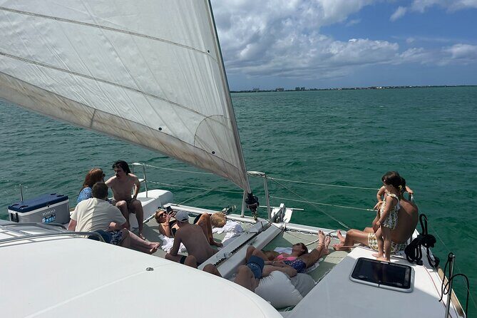 Private Luxury Catamaran Tour to Stingray City and Snorkel - What Sets This Tour Apart?
