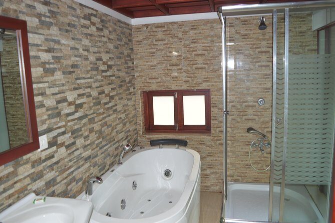 Private luxury Houseboat trip at Alleppy Backwaters. - Pricing & Value