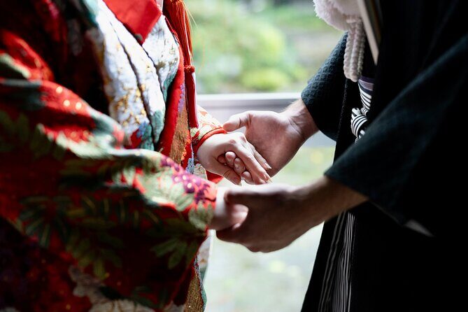Private Luxury Romantic Photoshoot in a Traditional Kimono - A Close Look at the Experience