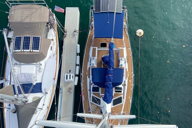 Private Luxury Sailboat Charters of Honolulu - Discovering Honolulu from the Water: Private Luxury Sailboat Charter