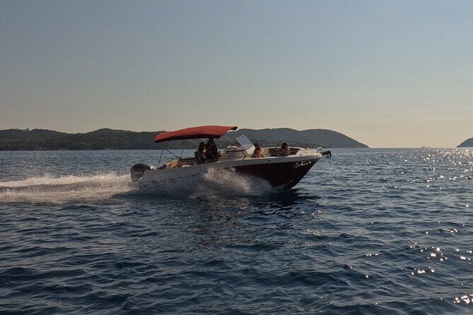 Private luxury speedboat tour-Islands, caves, beaches, snorkeling - An In-Depth Look at the Speedboat Adventure