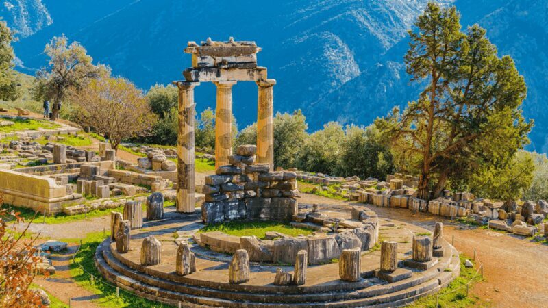 Private Luxury Tour: Delphi, Arachova and Hosios Loukas - Itinerary Breakdown