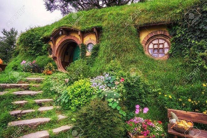 Private Luxury Tour to Hobbiton Movie Set & Waitimo Glowworm Cave - A Personal Look at the Private Luxury Tour to Hobbiton and Waitomo