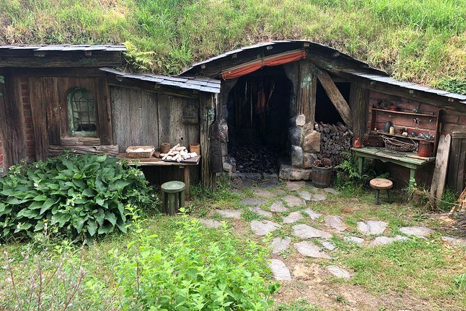 Private Luxury Tour to Hobbiton Movie Set & Waitimo Glowworm Cave - FAQ