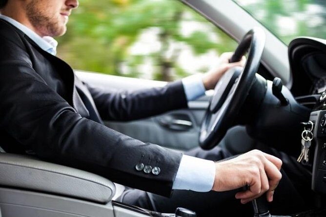 Private Luxury Transfer from Fiumicino Airport to Rome - A Smooth Start: Private Luxury Transfer from Fiumicino to Rome