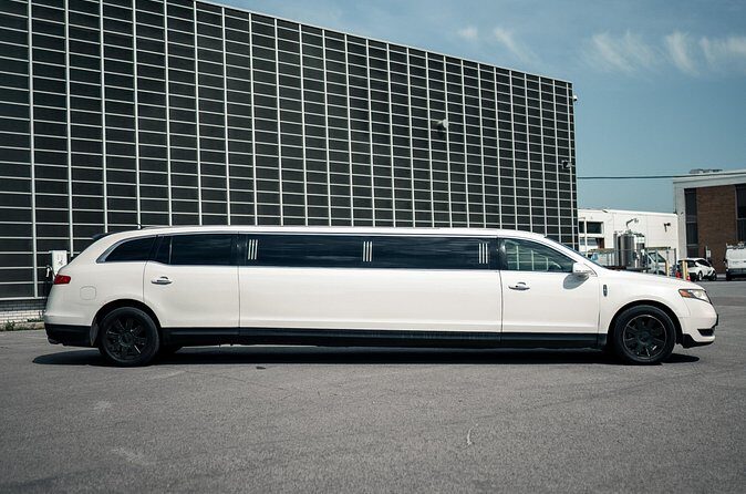 Private Luxury Transfer from YUL to Mont Tremblant - Professionalism and Discretion