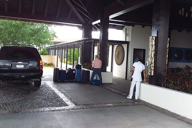 Private luxury transportation from CUN Airport to Puerto Morelos - In-depth review of the experience