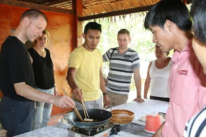 Private Mekong Delta tour to Cai Be  Tan Phong island full day - Exploring the Mekong Delta: What to Expect